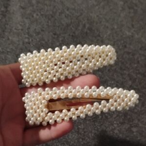 Elegant Pearl Hair Clips